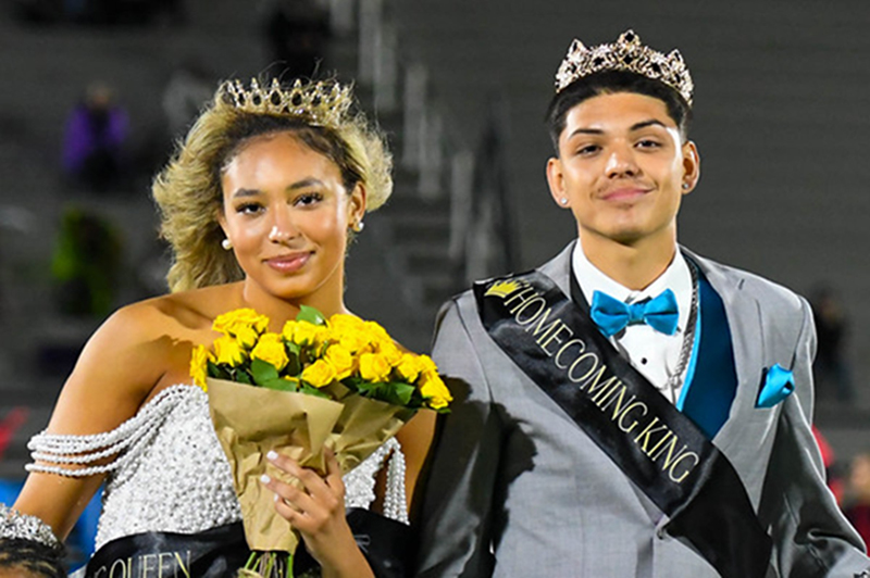 girl and boy in crowns